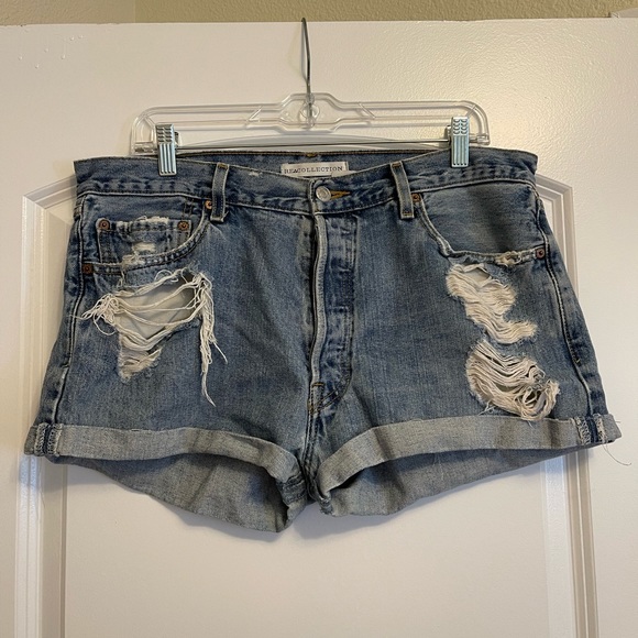 Vintage Levi’s distressed jean shorts by Re Collection - Picture 8 of 11